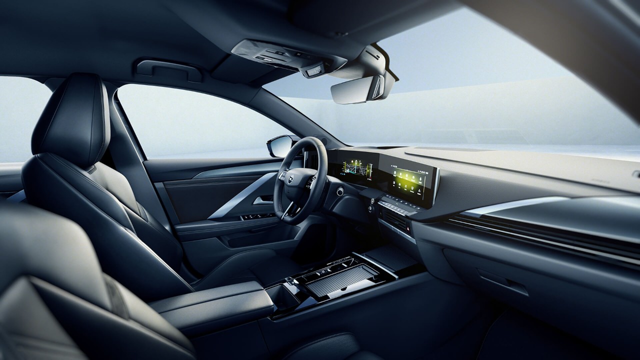 Vista del passeggero degli interni di Opel Astra Sports Tourer